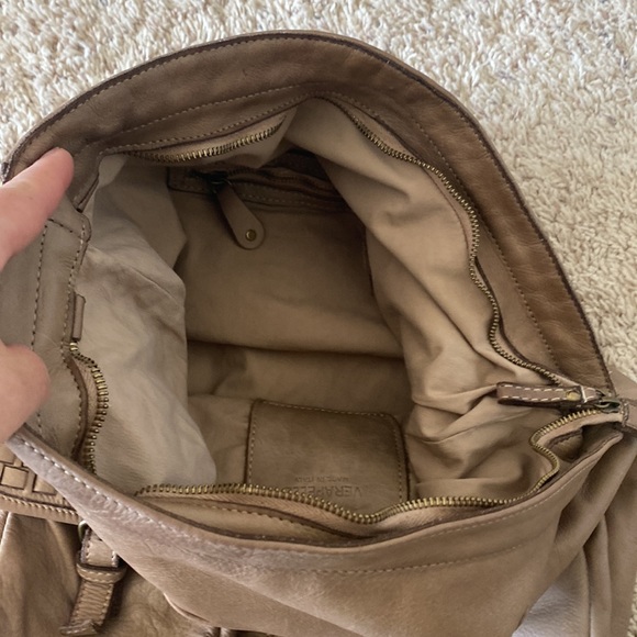 Verapelle Italian Leather convertible backpack - Picture 4 of 8